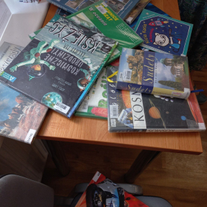 Przygotowane ksiązki do zadania bibliotecznego